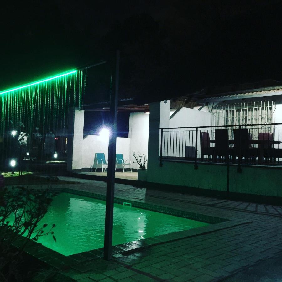 Simbasun Cottages ミッドラント エクステリア 写真