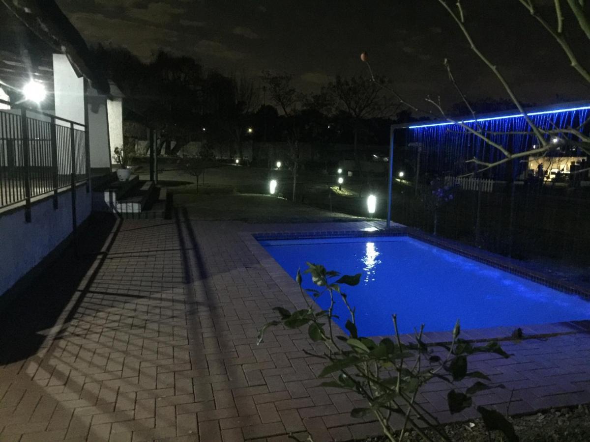 Simbasun Cottages ミッドラント エクステリア 写真