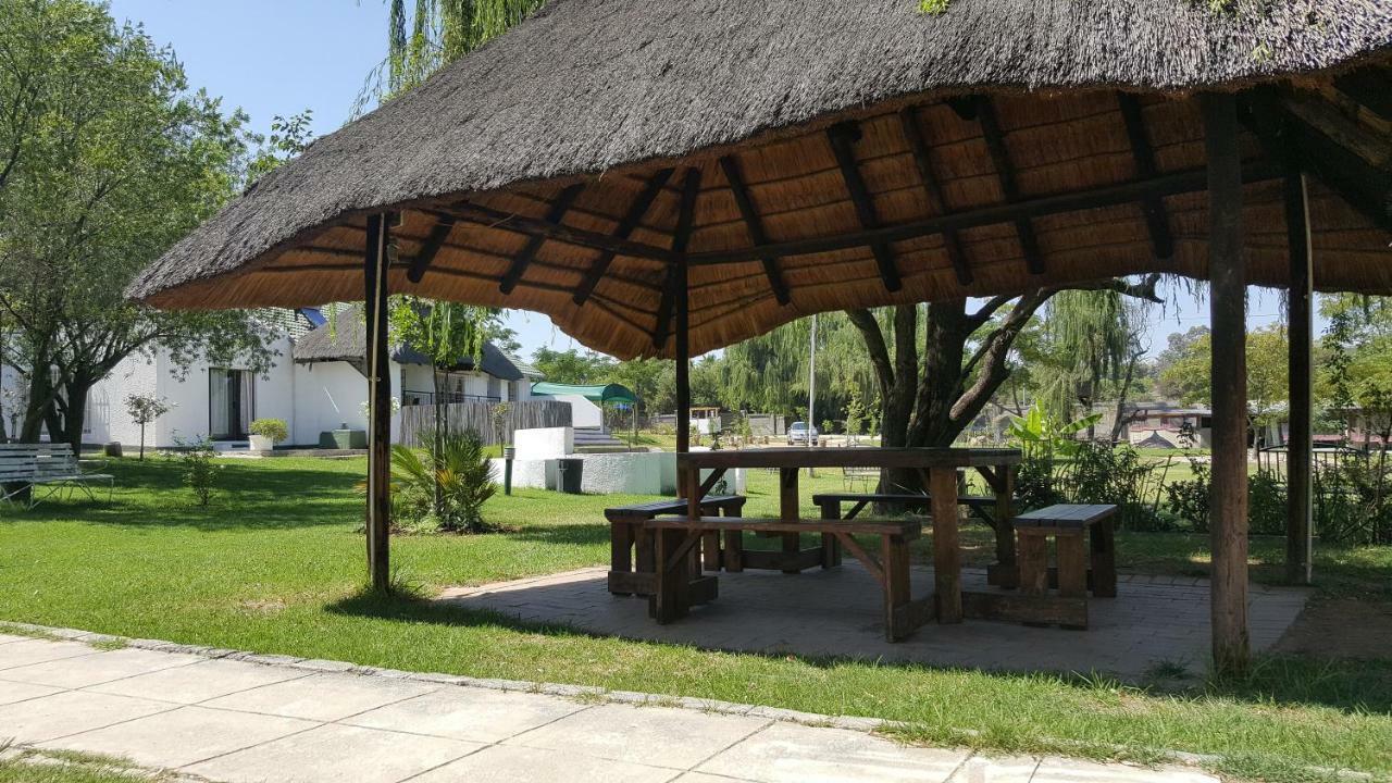 Simbasun Cottages ミッドラント エクステリア 写真
