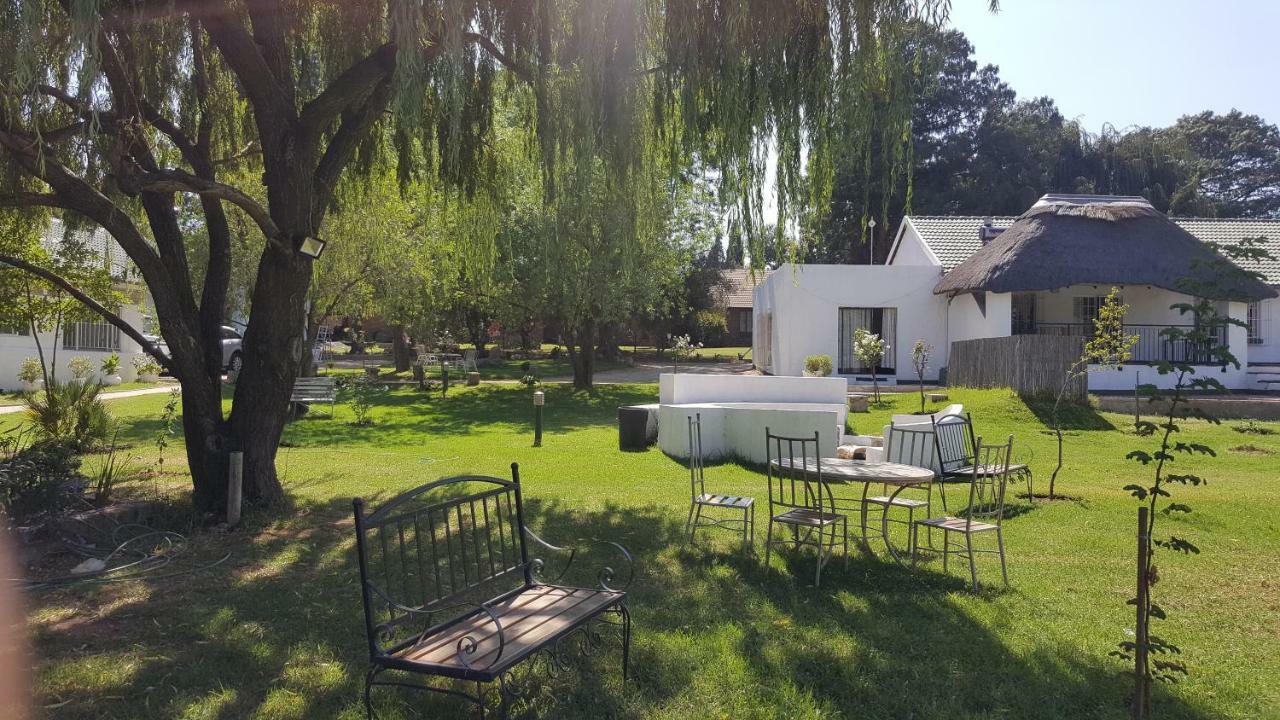 Simbasun Cottages ミッドラント エクステリア 写真