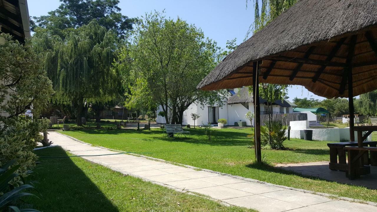 Simbasun Cottages ミッドラント エクステリア 写真